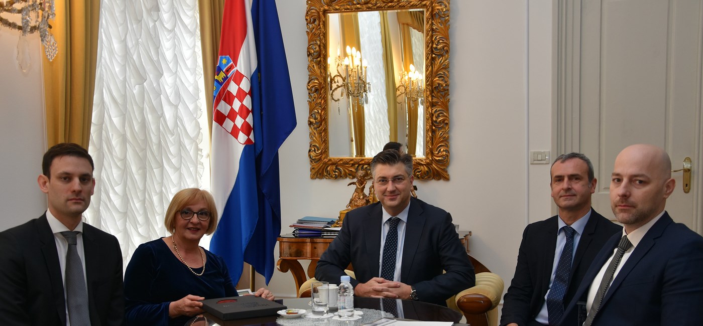 Predsjednik Vlade Plenković s predsjednicom Hrvatske javnobilježničke komore Lucijom Popov